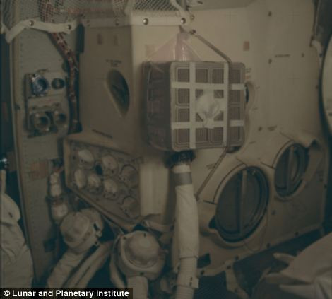 Các phi hành gia của Apollo 13 đã phải cố chống trọi với việc duy trì sự sống.