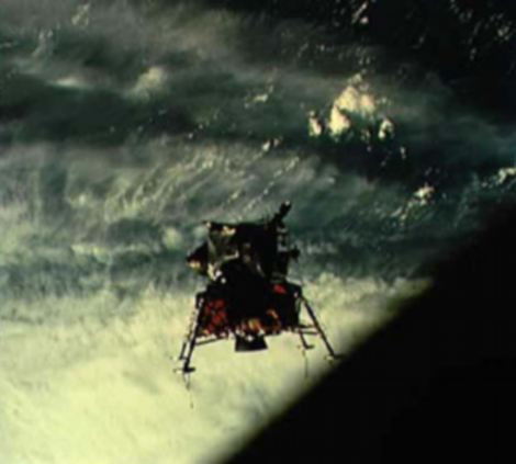 Apollo 9 khi vào trong không gian.