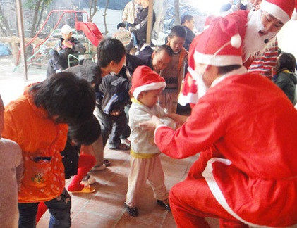 Được ông già Noel tặng quà trong Lễ Giáng sinh là mong ước của mọi trẻ em.