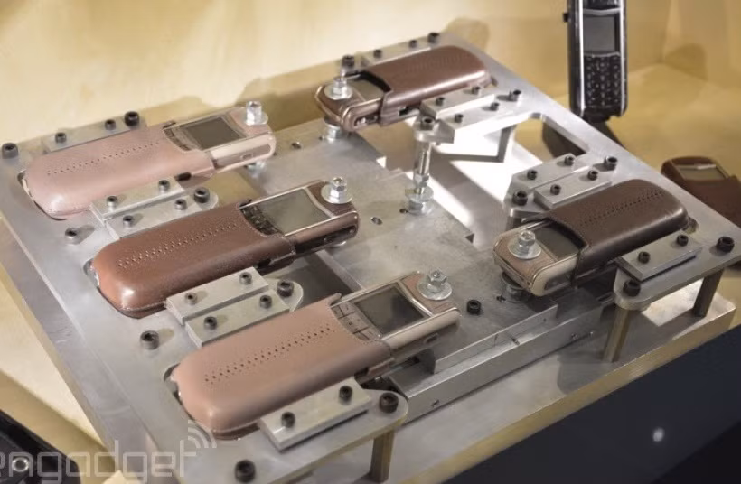 Một số mẫu điện thoại sang của Vertu.