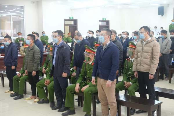 Hai doi Pho Tong giam doc VEC bi xu 7 va 6 nam tu giam