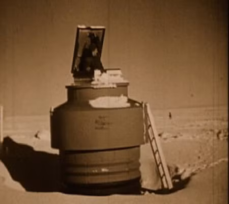 Lối thoát hiểm trên mặt băng.