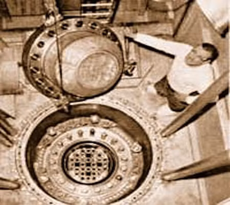 Lò phản ứng hạt nhân - nơi cung cấp năng lượng cho cả căn cứ.