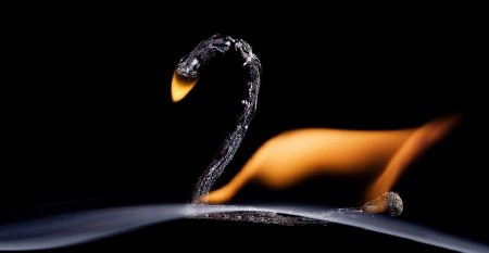 Mơ thấy dập tắt lửa hoặc thoát khỏi bị lửa thiêu, điềm báo cho biết bạn sẽ thành công, vượt qua được mọi trở ngại.