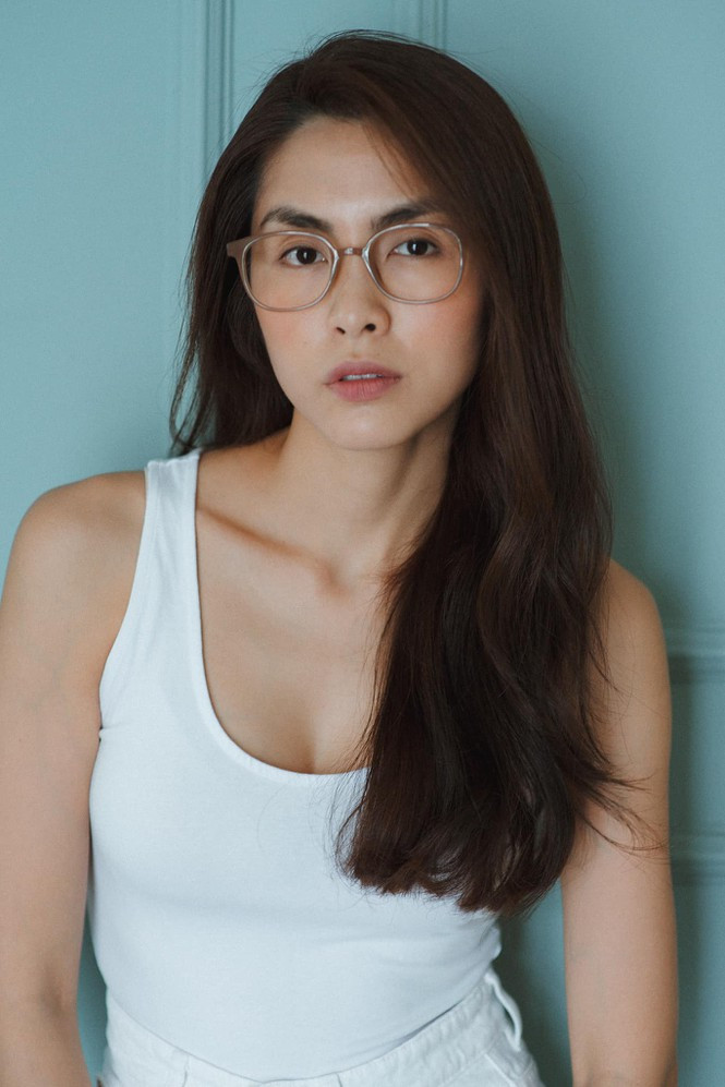 ##s###Sau khoảng thời gian bị góp ý là quá "mình hạc sương mai", Hà Tăng bắt đầu luyện tập thể dục thường xuyên và ăn uống điều độ hơn, cô tiết lộ mình đã tăng lên 5kg. Sau khi khoe thành tích tăng cân của mình, Hà Tăng được khán giả khen hết lời vì có da có thịt và thần thái tươi trẻ hơn hẳn. 