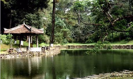 Lăng Minh Mạng có sự hài hòa với thiên nhiên, tạo nên sự thư thái với những không gian hồ nước, cây xanh.