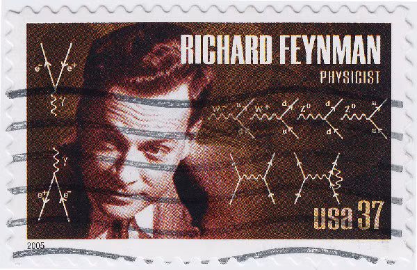 3. Richard Feynman: Nhà vật lý nghịch ngợm. Richard Feynman là một trong những nhà vật lý nổi tiếng và cật lực nhất của thế kỉ 20. Ông đã tham gia vào dự án Manhattan (dự án tối mật của Hoa Kỳ nhằm xây dựng bom nguyên tử). Nhưng Richard Feynman cũng là người rất nghịch ngợm và hay pha trò. Sau khi chán dự án Manhattan ở Los Alamos (New Mexico), ông dành thời gian rảnh để đi phá khóa và két sắt để chứng minh một điều rằng những hệ thống bảo vệ như thế này rất dễ để bị phá.