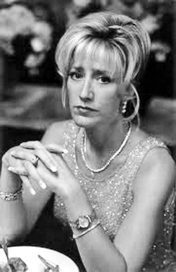 Edie Falco, đóng vai Carmela Soprano trong bộ phim truyền hình “The Sopranos”.