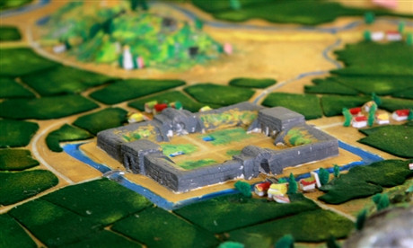 Nếu theo sử sách mà biên ra, tòa thành ấy đến lắm tên gọi. Thành Tây Đô, thành Tây Giai, thành An Tôn. Đây là kinh đô của nước Đại Ngu (quốc hiệu Việt Nam thời nhà Hồ). Đây là tòa thành bằng đá có quy mô lớn hiếm hoi ở Việt Nam, có giá trị và độc đáo, duy nhất còn lại ở Đông Nam Á; là một trong rất ít những thành lũy bằng đá còn lại trên thế giới. Ảnh chụp từ Địa đồ Thành nhà Hồ.