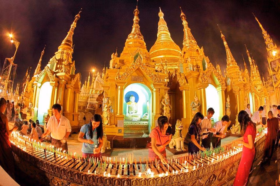 Theo World Atlas, với 676 nghìn km2, Myanmar là quốc gia có diện tích lãnh thổ lớn thứ hai ở khu vực Đông Nam Á, chỉ sau Indonesia.