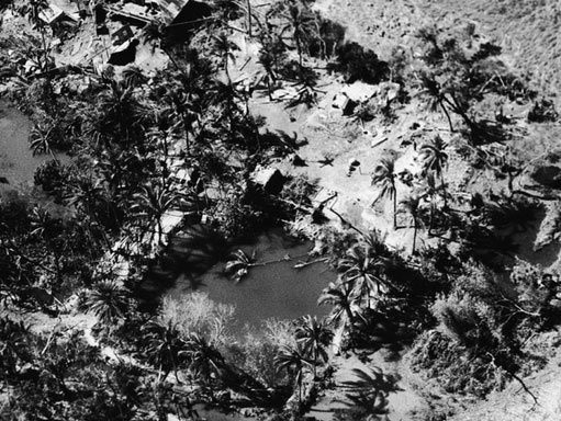 Theo BBC vào thứ sáu ngày 13/11/1970, cơn bão khủng khiếp Bhola Cyclone đã giết chết gần nửa triệu người. Đây được xem là thứ sáu ngày 13 tồi tệ nhất trong lịch sử nhân loại tính đến hiện nay. Theo các chuyên gia khí tượng, cơn bão này hình thành vào ngày mùng 7 và kết thúc đúng vào thứ sáu ngày 13/11/1970