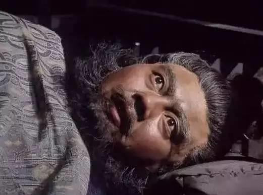 Theo chính sử "Tam Quốc Chí" cùng một số tài liệu khác, điểm yếu của Trương Phi là việc ông thường coi thường, đánh đập quân lính mỗi khi nóng giận. Sở đoản này về sau làm hại Trương Phi. Ông bị 2 thuộc cấp là Phạm Cương và Trương Đạt giết chết, mang thủ cấp dâng cho quân Ngô. Đây là điểm đồng nhất giữa chính sử "Tam Quốc Chí" và tác phẩm văn học "Tam Quốc Diễn Nghĩa".