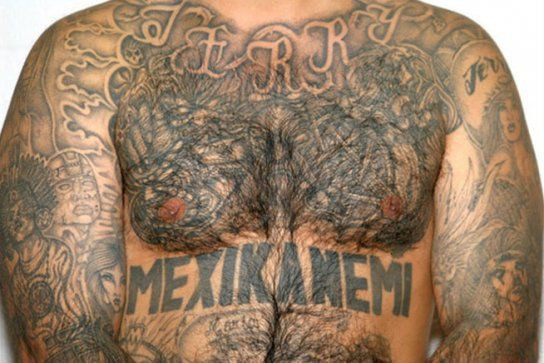 Mexikanemi, còn có tên khác là Texas Mexican Mafia, ra đời những năm 1980 trong các nhà tù ở Texas. Chúng có khoảng 2.000 thành viên, kiếm tiền chủ yếu dựa vào các hoạt động buôn bán may túy quy mô lớn.