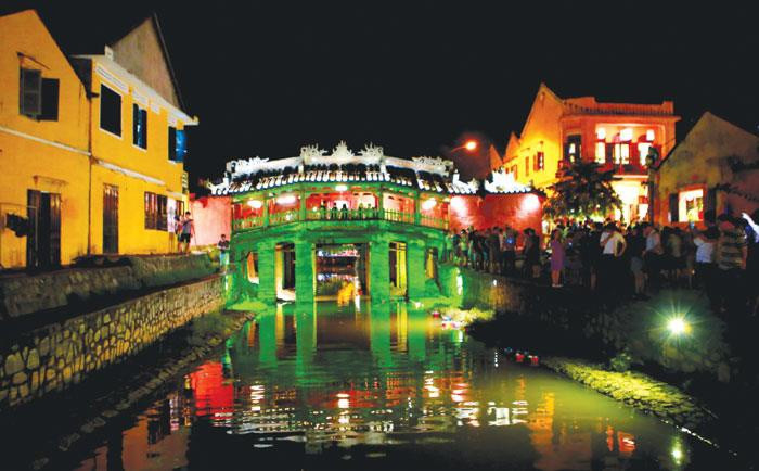 Chùa Cầu hay còn được biết đến với tên gọi là cầu Nhật Bản, là một trong những công trình biểu tượng của thành phố Hội An, thuộc tỉnh Quảng Nam ngày nay.