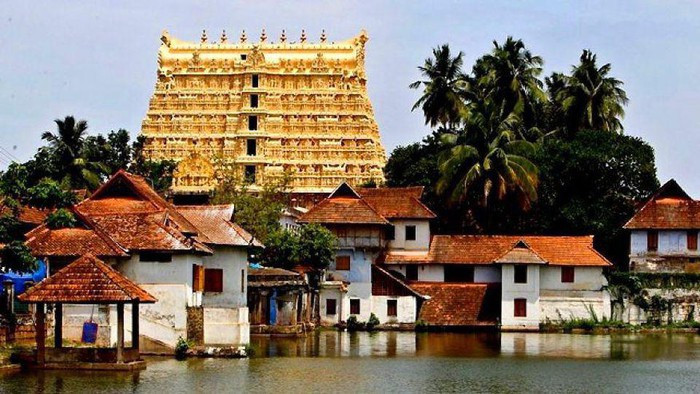 Sree Padmanabhaswamy là ngôi đền nổi tiếng Ấn Độ. Theo Fobes, India Times, các chuyên gia ước tính giá trị của kho báu có thể lên tới 22 tỷ USD. Thậm chí, Asia Times dẫn lời các chuyên gia cổ vật ước tính giá trị số tài sản được tìm thấy tại ngôi đền này có thể hơn 100 tỷ USD.