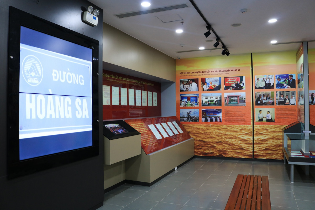 Nhà trưng bày Hoàng Sa ở TP Đà Nẵng là nơi giới thiệu thông tin, tư liệu, hình ảnh, hiện vật giá trị về quá trình khai phá, xác lập và bảo vệ chủ quyền đối với quần đảo Hoàng Sa của Việt Nam.