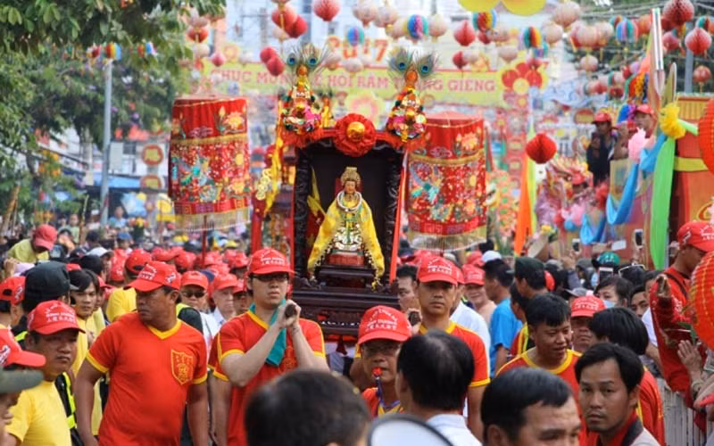 Hàng năm, chùa Bà Thiên Hậu tổ chức lễ hội rước kiệu Bà vào ngày rằm tháng Giêng. Đây được xem là lễ hội lớn nhất ở Bình Dương, diễn ra tại thành phố Thủ Dầu Một.