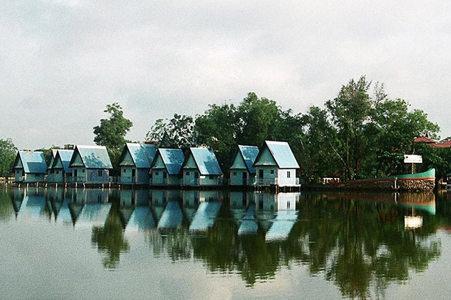 Bình Dương hiện có 9 đơn vị hành chính cấp huyện, gồm 3 thành phố, 4 huyện, 2 thị xã; 91 đơn vị cấp xã (42 xã, 45 phường, 4 thị trấn). Bình Dương là tỉnh công nghiệp nổi tiếng của nước ta, với nhiều khu công nghiệp lớn, thu hút các nhà đầu tư nước ngoài.