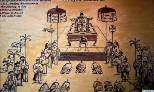 Tăng thuế chưa đủ, Trịnh Giang cho phép buôn bán quan tước. Từ quan đến dân, ai có tiền nộp sẽ được cất nhắc các chức phẩm. Theo "Khâm định Việt sử Thông giám Cương mục", quan lại trong triều ban từ lục phẩm trở xuống, ai nộp 600 quan tiền sẽ được thăng chức một bậc. Người dân nộp 2.800 quan được bổ thụ tri phủ, nộp 1.800 quan làm tri huyện.