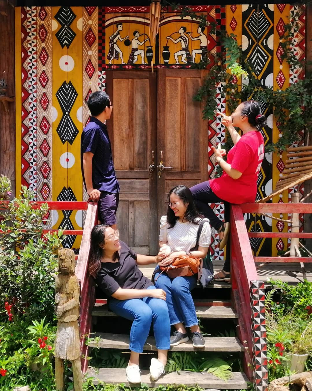 Đến Măng Đen, ngoài những thác, hồ thơ mộng, du khách có thể check-in tại làng văn hóa du lịch cộng đồng Kon Pring, rừng thông Măng Đen, tượng Đức Mẹ Măng Đen, chùa Khánh Lâm... Ảnh: Nguyễn Vũ Khánh Minh.