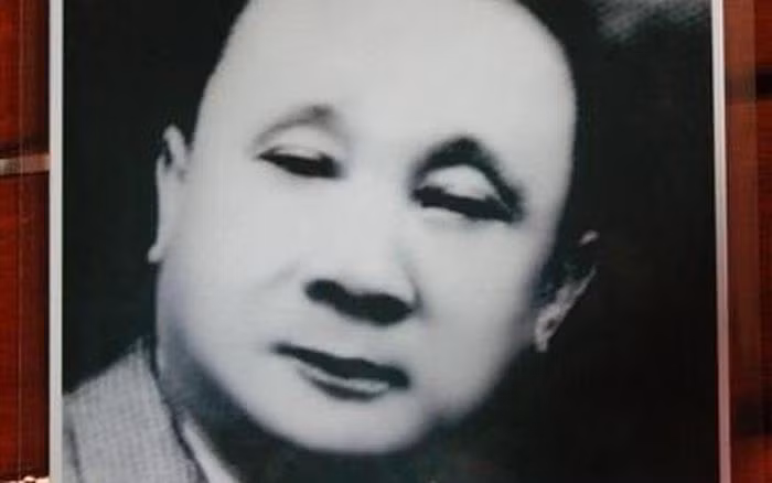 Theo các tài liệu còn lưu lại, công tử Bạc Liêu Trần Trinh Huy là một trong hai người Việt đầu tiên mua máy bay riêng vào khoảng những năm 1930 của thế kỷ trước. Bấy giờ, nước ta chỉ có 3 chiếc máy bay, gồm 2 chiếc của vua Bảo Đại và một của công tử Bạc Liêu.