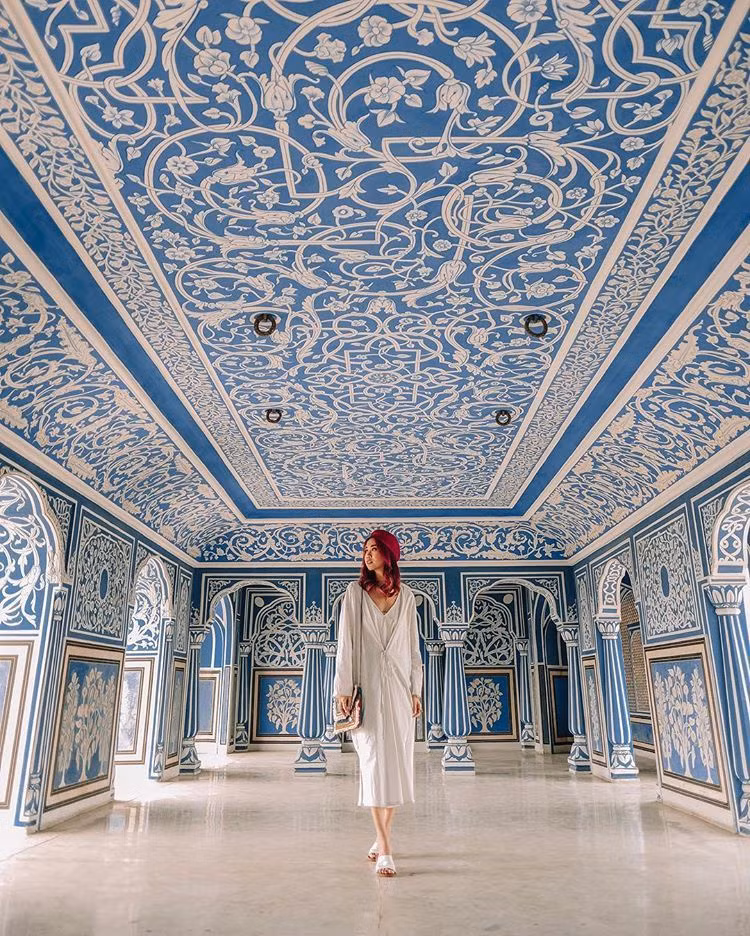 Khu phức hợp cung điện Thành phố được hình thành và xây dựng bởi Maharaja Sawai Jai Singh II, cũng chính là người sáng lập thành phố Jaipur. Công trình là sự kết hợp tuyệt đẹp của phong cách kiến trúc Mughal và Rajput, từng là nơi ở của gia đình Hoàng gia. Ảnh: Saijal.