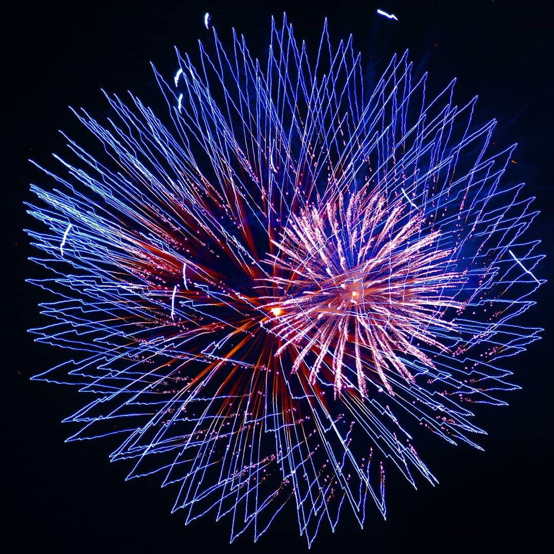 Ăn mừng trong những dịp lễ lớn: Không chỉ đêm giao thừa, vào những ngày lễ lớn trong năm, nhiều quốc gia cũng chọn cách bắn pháo hoa để ăn mừng.