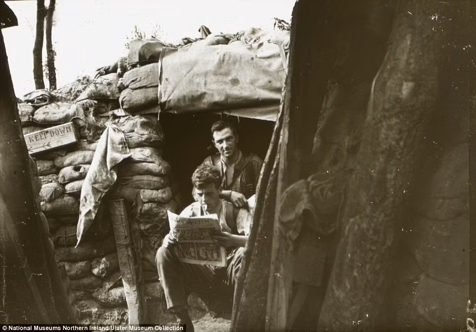 Binh sĩ tại quân khu Ploegsteert Wood thuộc mặt trận phía Tây, gần thành phố Messines, Bỉ.