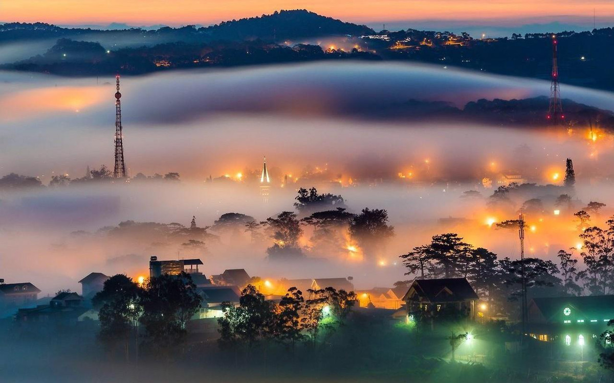 Thành phố Đà Lạt nằm trên cao nguyên Lâm Viên. Từ xa xưa, vùng đất này vốn là địa bàn cư trú của người Lạch, Chil, Srê thuộc dân tộc Cơ Ho.