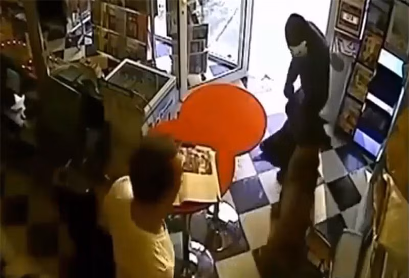 Video: Cho lieu mang tan cong cuop de cuu chu