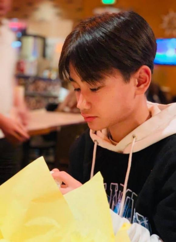 Kim Hien hiem hoi cho con trai len song-Hinh-7