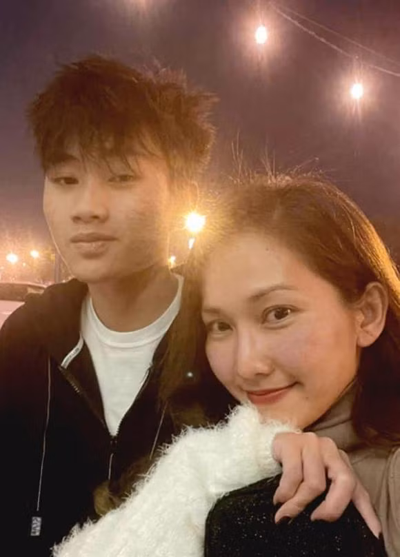 Kim Hien hiem hoi cho con trai len song-Hinh-3