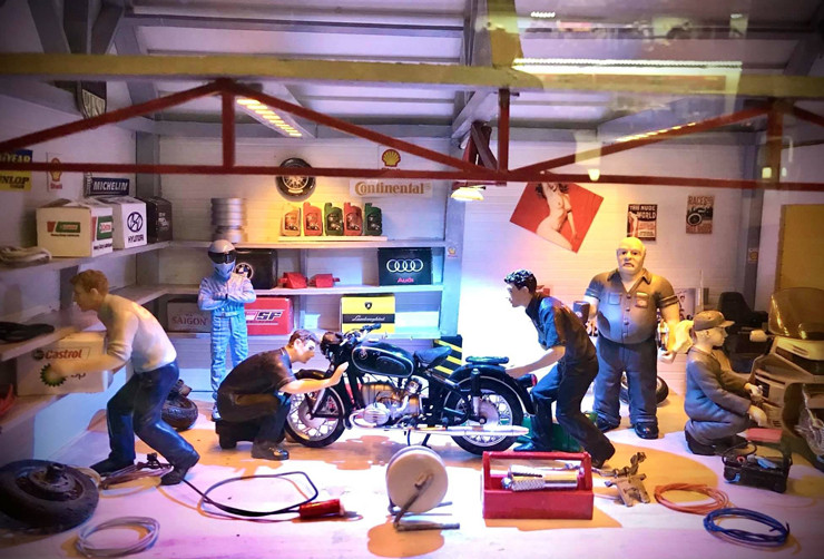 Nguoi dan ong chi ca ty dong mua 400 chiec xe khong the di duoc-Hinh-4