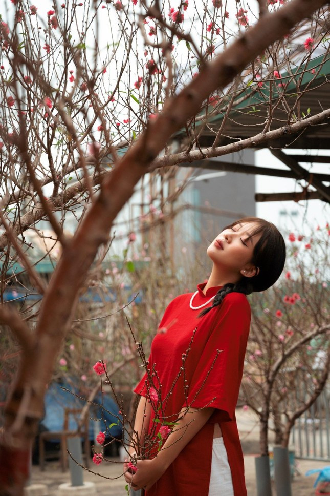 Nhìn lại tuổi 21 và một năm vừa qua, Á hậu Hoa Đan gọi đây là dấu mốc của nhiều điều mới, nổi bật nhất là việc cô bước ra khỏi vùng an toàn, đăng ký thi Hoa hậu các Dân tộc Việt Nam và may mắn được xướng tên cho ngôi vị Á hậu 1.