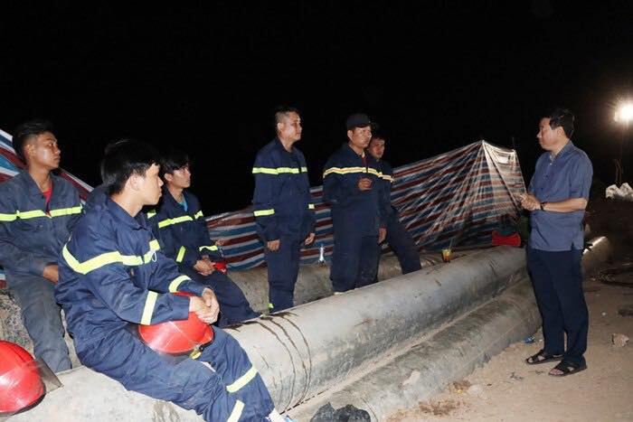 Lộc Fuho tìm về Đồng Tháp để chia buồn cùng gia đình bé Hạo Nam - Hình 3 Loc Fuho tim ve Dong Thap de chia buon cung gia dinh be Hao Nam-Hinh-3