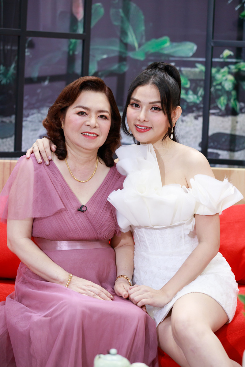 Nàng dâu được mẹ chồng treo thưởng 'sổ đỏ bạc tỷ' nếu sinh con Nang dau duoc me chong treo thuong 'so do bac ty' neu sinh con