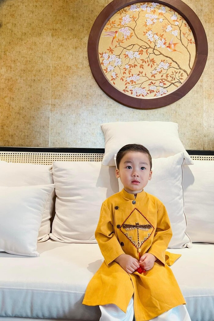 Bị nói kiếm nhiều tiền nhờ lì xì của quý tử, Hoà Minzy đáp trả - Hình 3 Bi noi kiem nhieu tien nho li xi cua quy tu, Hoa Minzy dap tra-Hinh-3