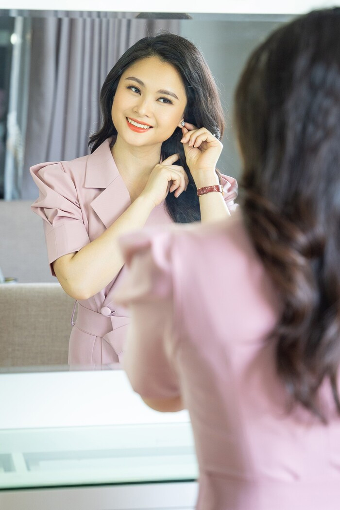 Len do toi cong so tre trung ma van thanh lich nhu nu BTV xinh dep-Hinh-5