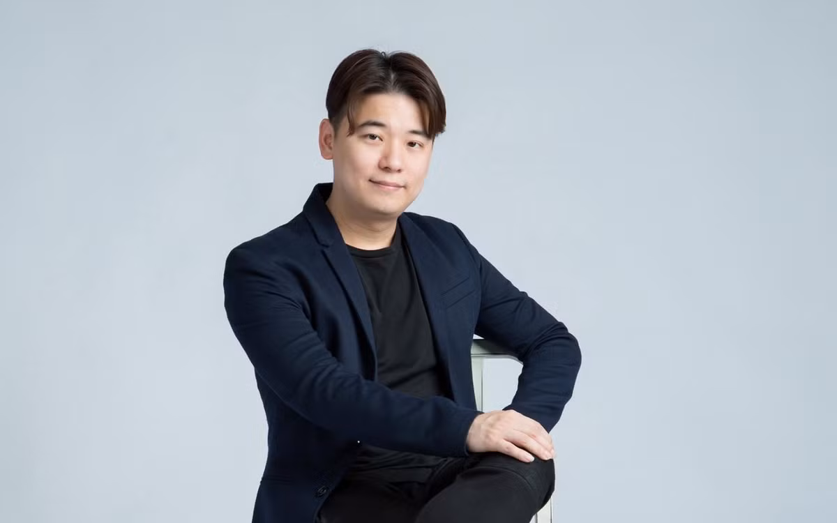 Bo hoc vi gia dinh no nan, nay thanh ty phu kiem chuc ty moi nam