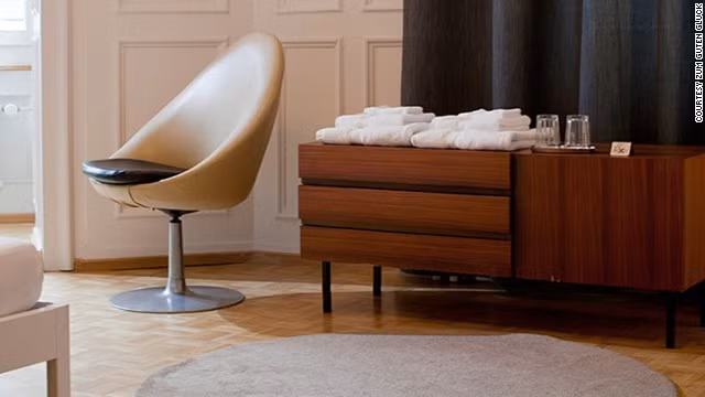 Tại Zurich, Thụy Sĩ, chỉ có khách sạn Zum Guten Glück mới có mức giá 1,5 triệu đồng cho phòng đơn và 2,5 triệu đồng cho phòng đôi.