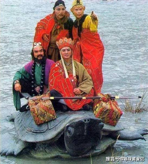 Ngo “cu rua” Tay Du Ky la tuong tuong, hoa ra “ban real” dai 5m