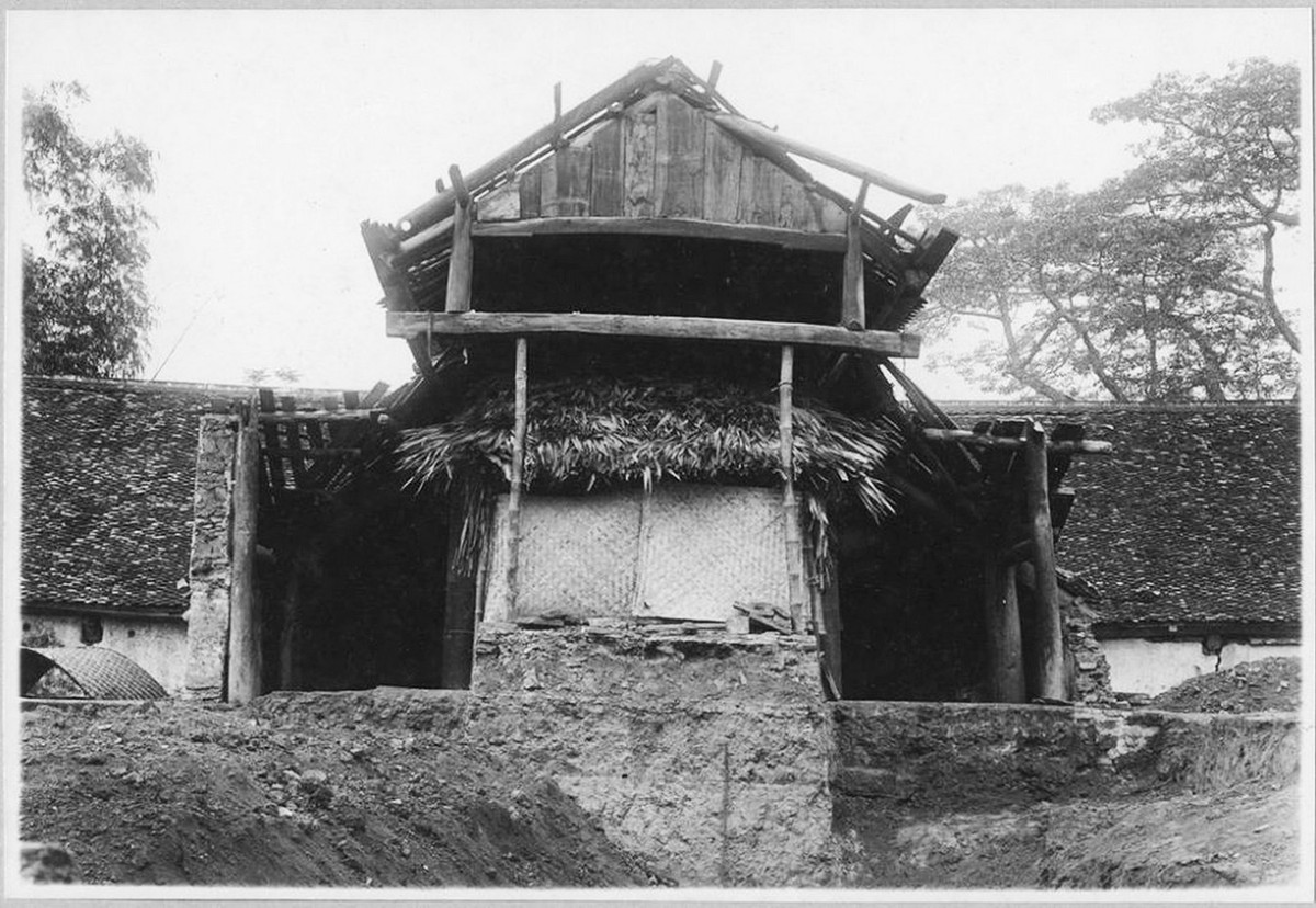 Hậu điện của chùa đang trong quá trình trùng tu.