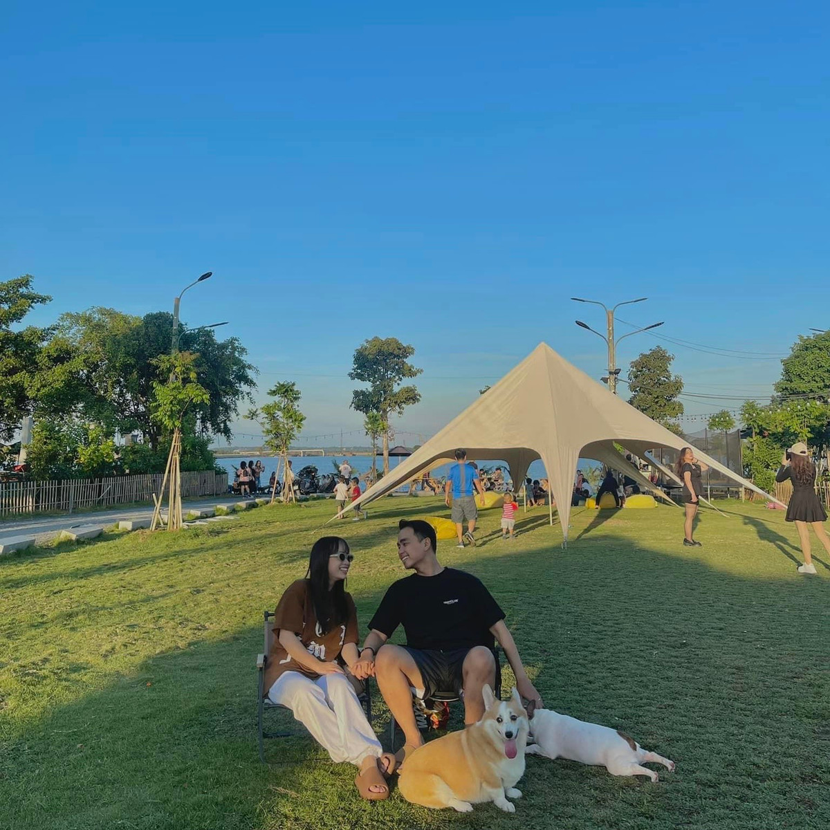 Nang luong cho mot tuan moi tai nhung diem den xanh mat o TP.HCM-Hinh-3