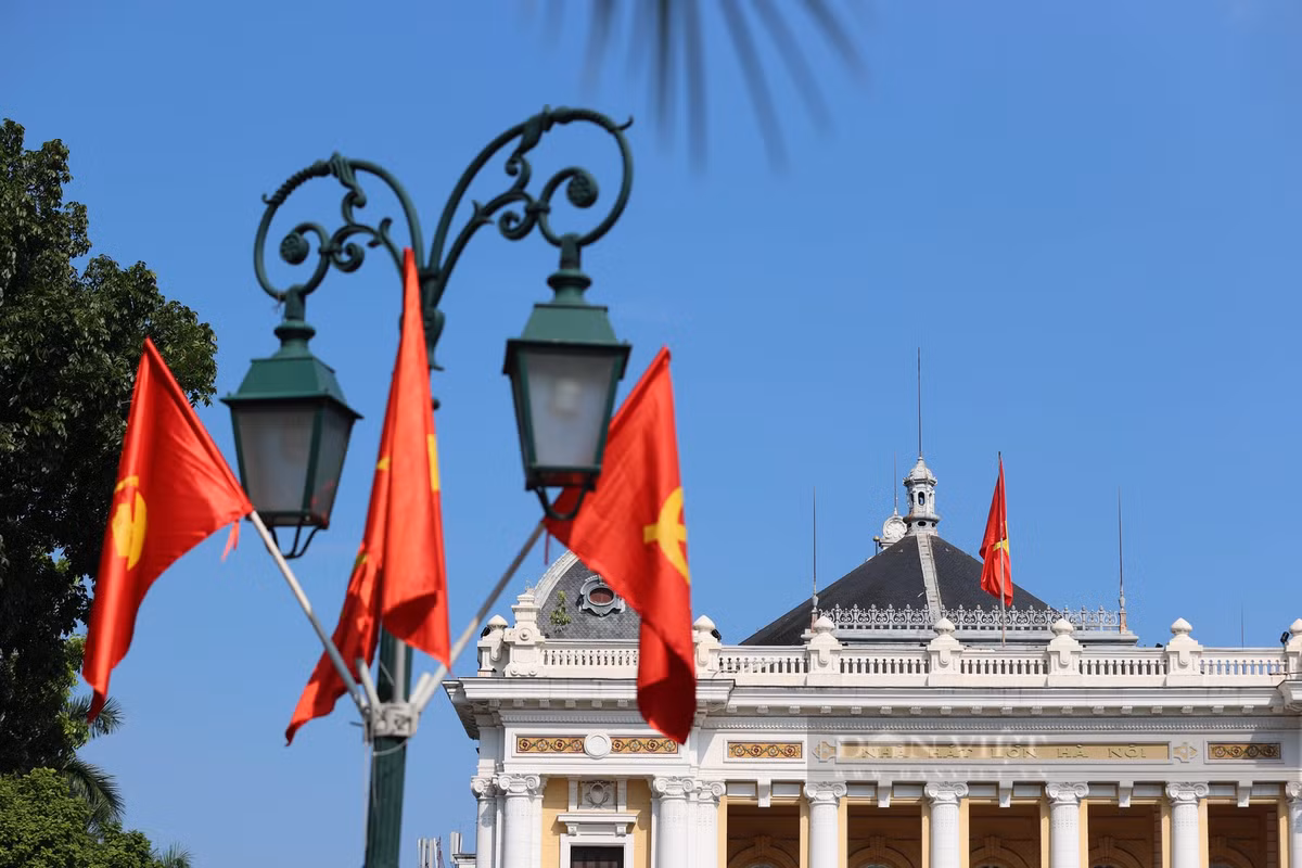 Nhà hát Lớn Hà Nội trong nắng thu đầu tháng 9.