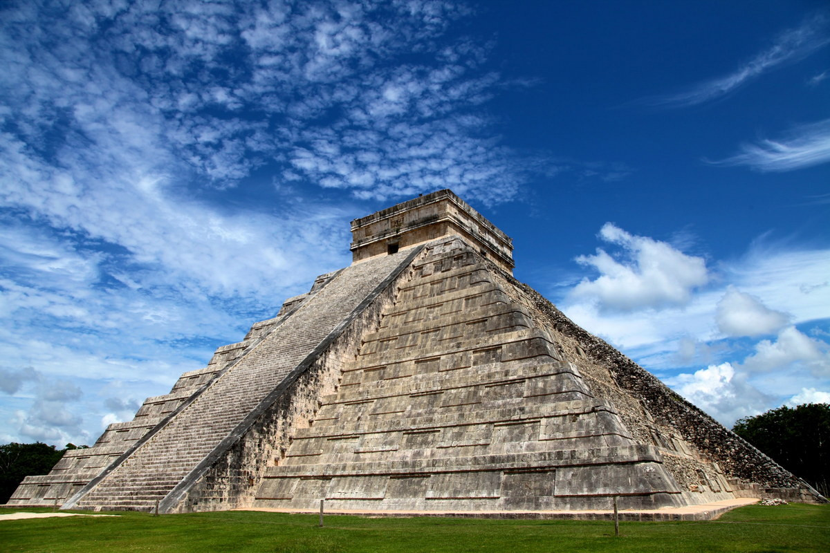 Cấu trúc kim tự tháp này rất giống với các kim tự tháp tại Chichen Itza ở Mexico, dù hai địa điểm cách nhau nửa vòng Trái Đất. Điều này làm ngôi đền trở nên nổi tiếng trong con mắt quốc tế. Ảnh: Anthropology News.