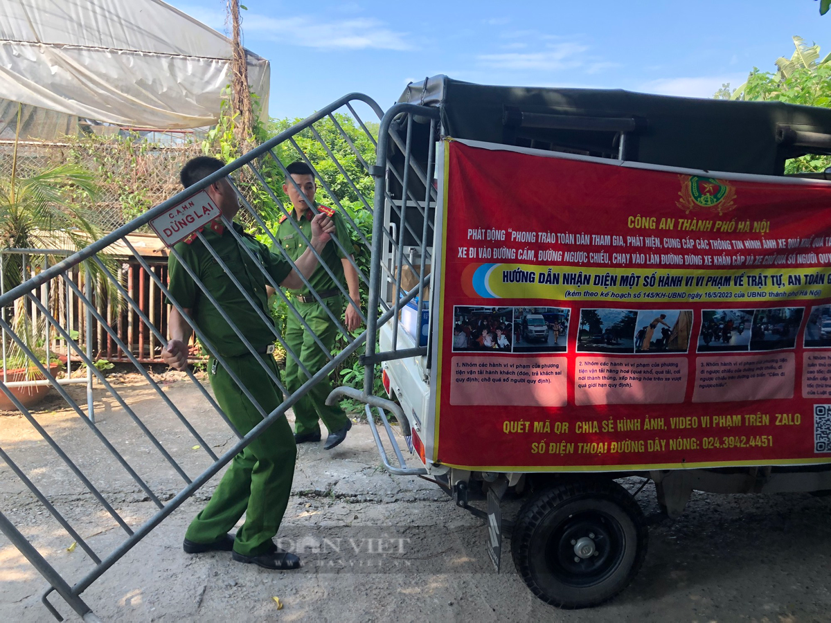 Ghi nhận của PV Dân Việt, khoảng 14h30 cùng ngày, lực lượng chức năng đã hoàn tất khám nghiệm hiện trường.