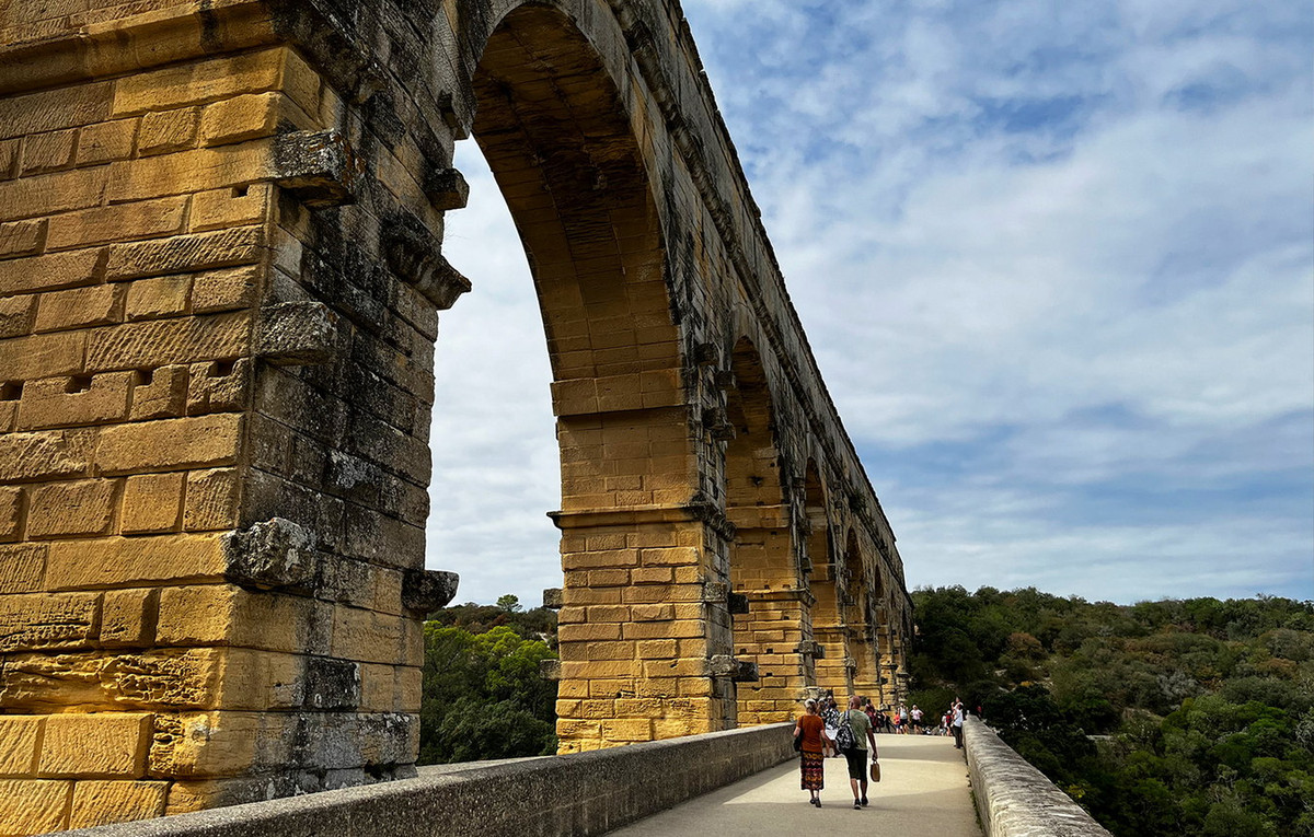 Hệ thống đã vận chuyển khoảng 20.000 mét khối nước mỗi ngày cho thành phố trong khoảng vài thế kỉ. Đến khoảng thế kỉ 5 thì công trình không còn được bảo trì, mất tác dụng, bắt đầu bị con người và thiên nhiên hủy hoại. Ảnh: Boarding Pass.