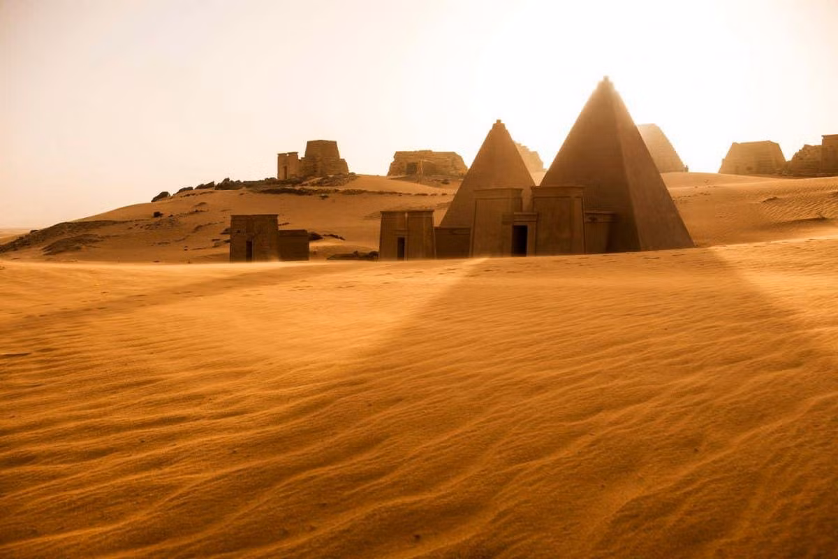 Choáng ngợp trước sự kỳ vĩ của kim tự tháp Ai Cập, người Nubia đã học hỏi cách thức xây dựng và tạo ra những kim tự tháp của dân tộc mình. Ảnh: New Scientist.