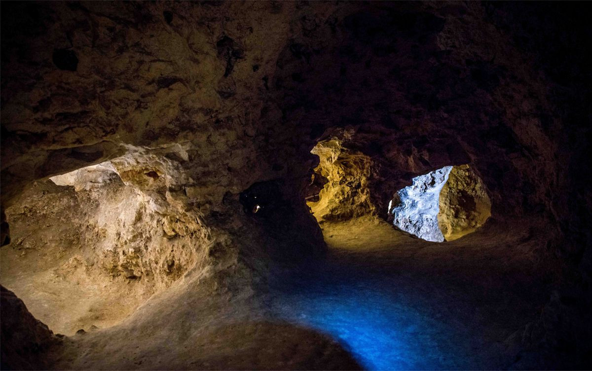 Đá lửa khai thác từ mỏ sẽ được dùng để làm các công cụ, đồng thời cũng phục vụ việc sản xuất đồ gốm. Các mỏ đá Spiennes đã được khai thác trong nhiều thế kỷ và mang lại sự phát triển cho cư dân khu vực thời kỳ đó. Ảnh: L'avenir.net.