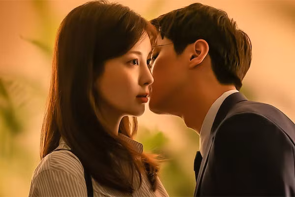 Dang kho khan, chong mua qua dat tien tang bo khien vo noi cau